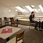 Hotel Dynamic 3*